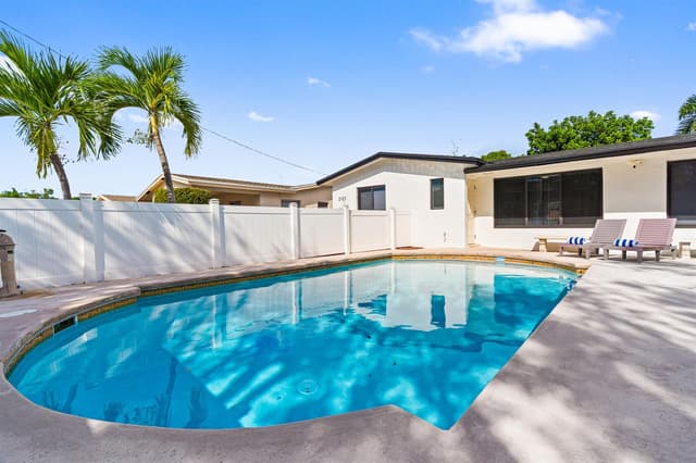 2121 NE 51st Court, Fort Lauderdale FL 33308 - Fort Lauderdale, FL - Photo 4