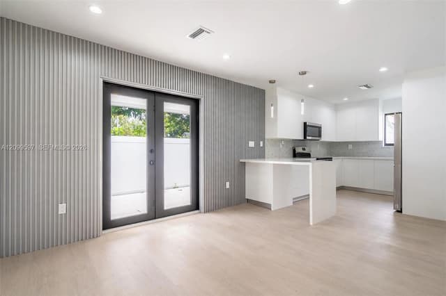 10 NW 100th St, Miami Shores FL 33150 - Miami Shores, FL - Photo 6