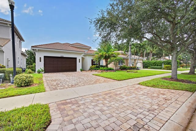 12491 AVILES Circle, Palm Beach Gardens FL 33418 - Palm Beach Gardens, FL - Photo 2