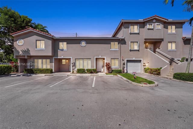 105 Riviera Cir, Weston FL 33326 - Weston, FL - Photo 2