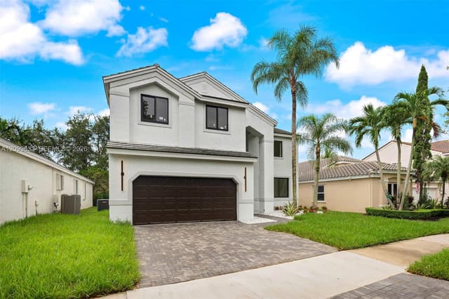 149 Cameron Dr, Weston FL 33326 - Weston, FL - Photo 2