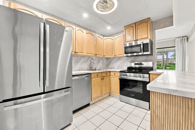 1149 NW 13th Street Apt 6, Boca Raton FL 33486 - Boca Raton, FL - Photo 2