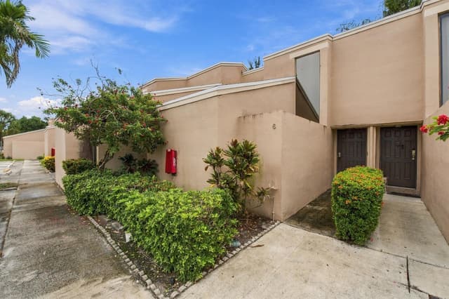 1149 NW 13th Street Apt 6, Boca Raton FL 33486 - Boca Raton, FL - Photo 4