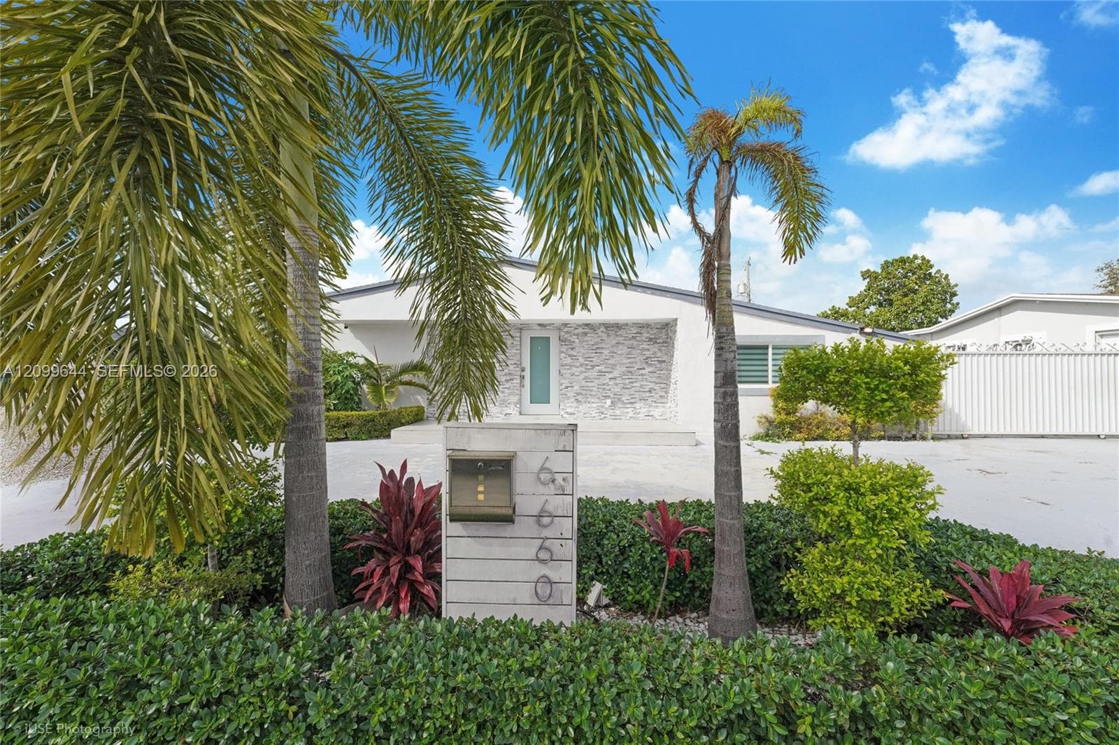 6660 W 13th Ave, Hialeah FL 33012 - Hialeah, FL - Photo 1