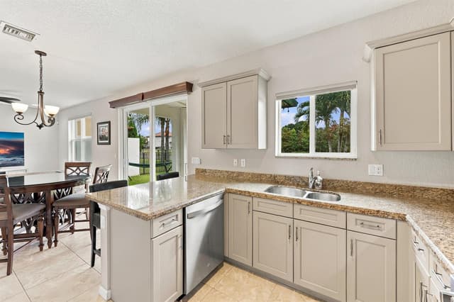 6854 LANGDON Way, Lake Worth FL 33463 - Lake Worth, FL - Photo 6
