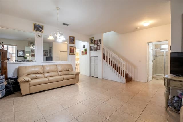 8932 SW 18th St, Miramar FL 33025 - Miramar, FL - Photo 6