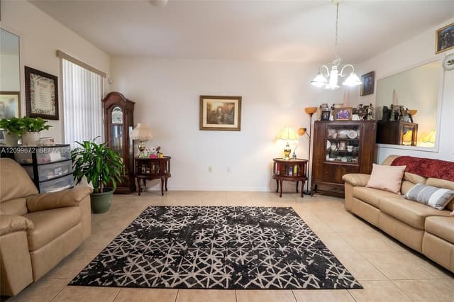 8932 SW 18th St, Miramar FL 33025 - Miramar, FL - Photo 5