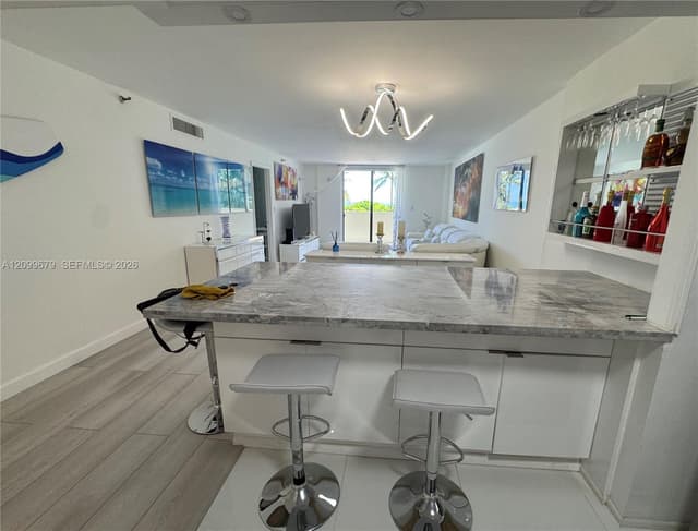 1623 Collins Ave # 220, Miami Beach FL 33139 - Miami Beach, FL - Photo 2