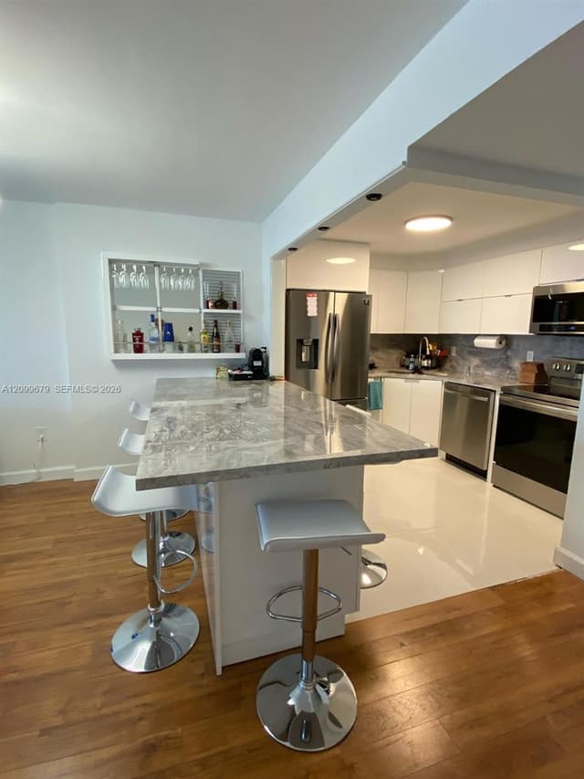1623 Collins Ave # 220, Miami Beach FL 33139 - Miami Beach, FL - Photo 4