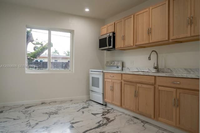 3201 SW 48th Ave, West Park FL 33023 - West Park, FL - Photo 3