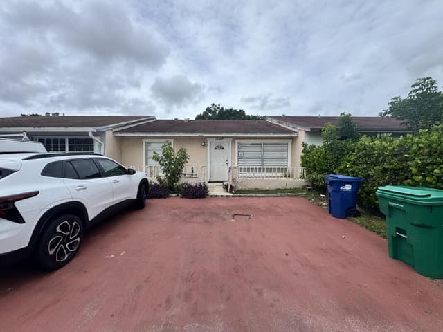 18088 NW 40th Place, Miami Gardens FL 33055 - Miami Gardens, FL - Photo 2