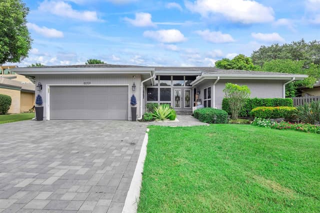 8059 BUTTONWOOD Circle, Tamarac FL 33321 - Tamarac, FL - Photo 3