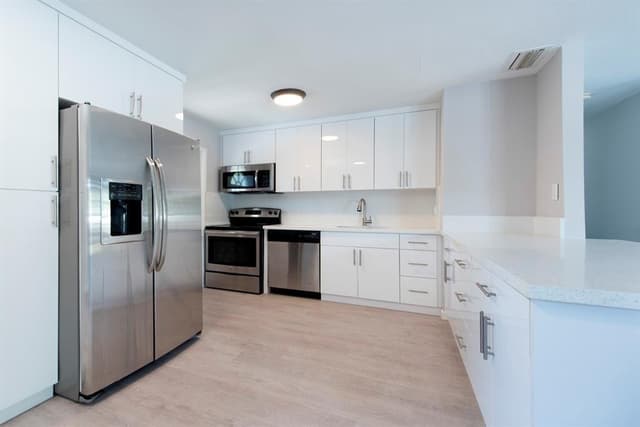 2380 NE 8TH Avenue, Pompano Beach FL 33064 - Pompano Beach, FL - Photo 2