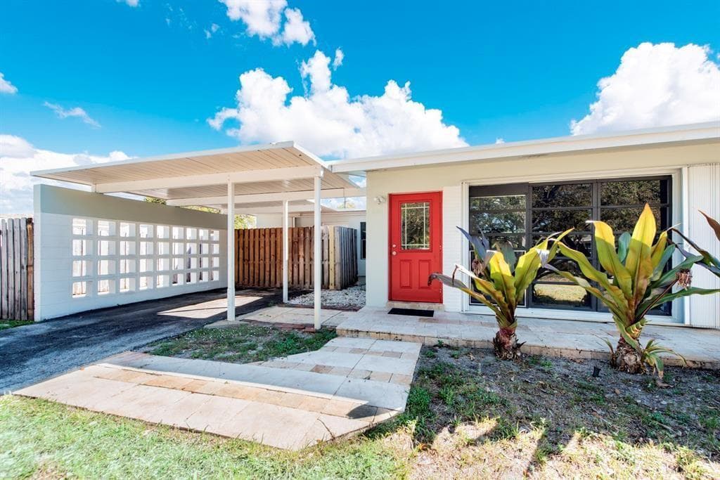 2380 NE 8TH Avenue, Pompano Beach FL 33064 - Pompano Beach, FL - Photo 1