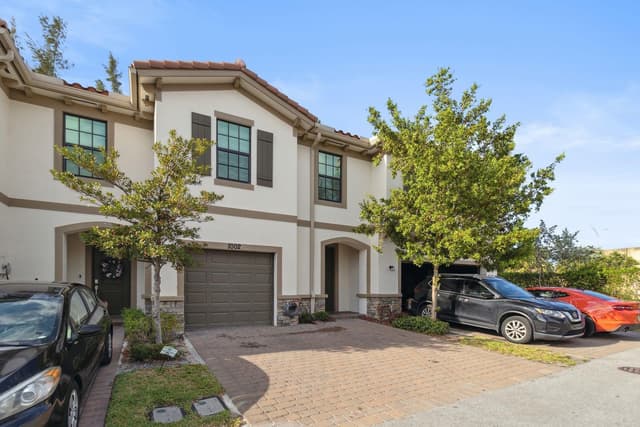1002 SWEET BRIAR Lane, Riviera Beach FL 33410 - Riviera Beach, FL - Photo 2