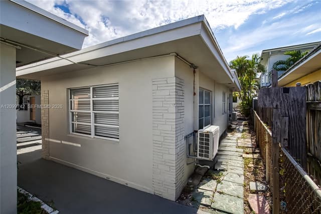 318 Walnut St, Hollywood FL 33019 - Hollywood, FL - Photo 6