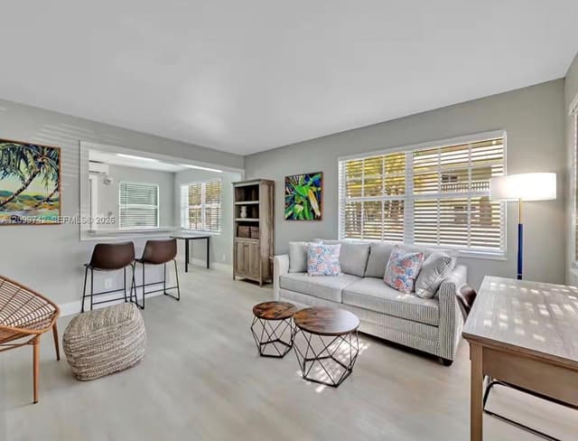 318 Walnut St, Hollywood FL 33019 - Hollywood, FL - Photo 7