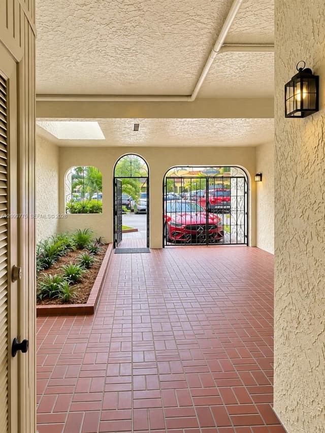 3746 Estepona Ave, Doral FL 33178 - Doral, FL - Photo 6