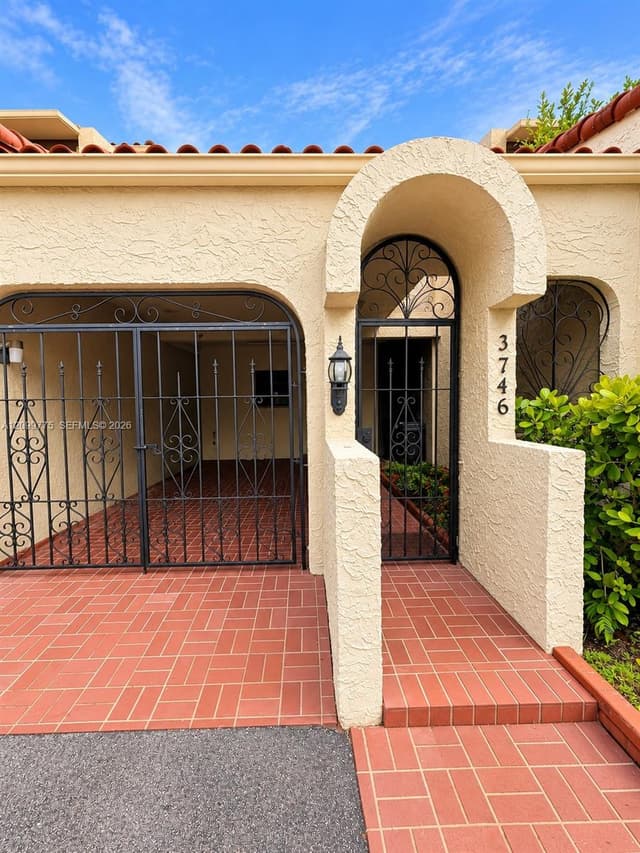 3746 Estepona Ave, Doral FL 33178 - Doral, FL - Photo 4