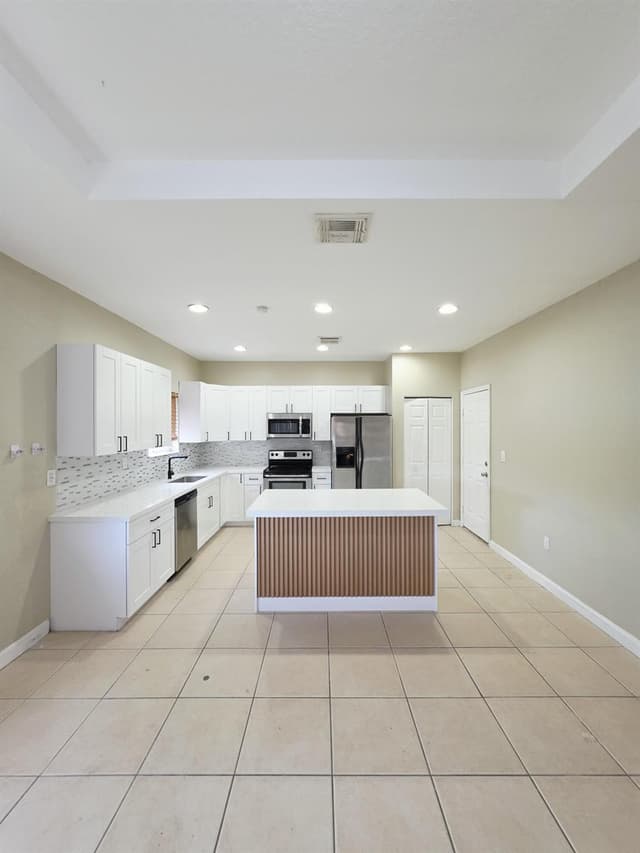 22121 SW 87th Place, Cutler Bay FL 33190 - Cutler Bay, FL - Photo 2