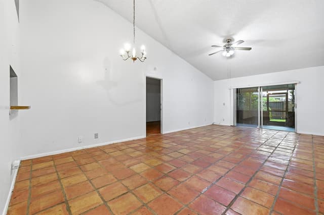 8501 BLUE CYPRESS Drive, Lake Worth FL 33467 - Lake Worth, FL - Photo 4