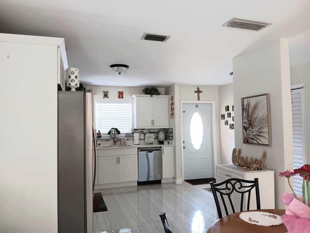 868 Worcester # A, Lake Worth FL 33467 - Lake Worth, FL - Photo 5