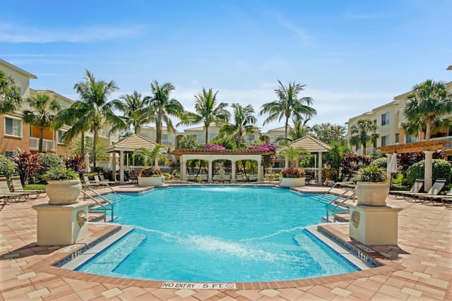 4308 Myrtlewood Circle E, Palm Beach Gardens FL 33418 - Palm Beach Gardens, FL - Photo 2