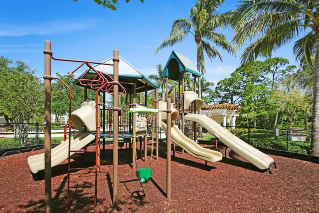 4308 Myrtlewood Circle E, Palm Beach Gardens FL 33418 - Palm Beach Gardens, FL - Photo 4