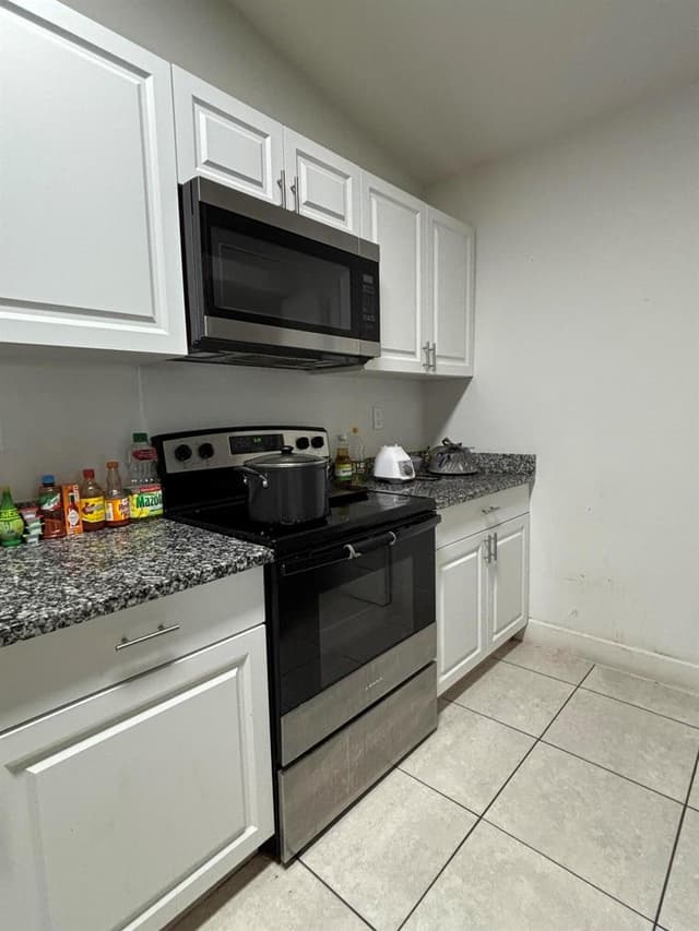 310 JENNINGS Avenue, FL 33463 - Photo 5