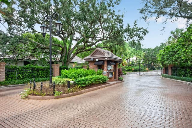 10240 Vestal Court, Coral Springs FL 33071 - Coral Springs, FL - Photo 3