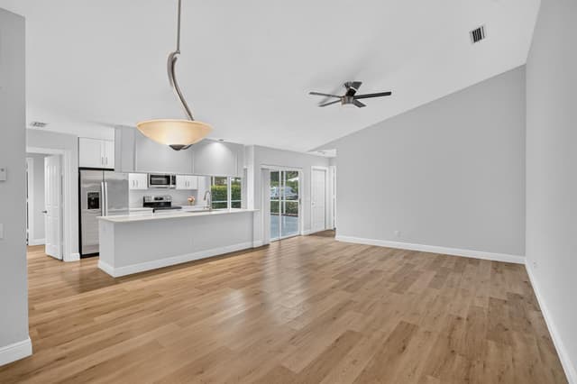 9197 Sun Terrace Circle # A, Palm Beach Gardens FL 33403 - Palm Beach Gardens, FL - Photo 3