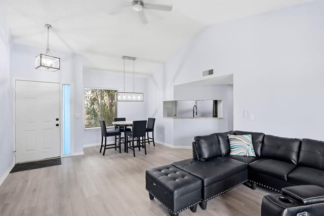 22 VIA DE CASAS SUR # 102, Boynton Beach FL 33426 - Boynton Beach, FL - Photo 5