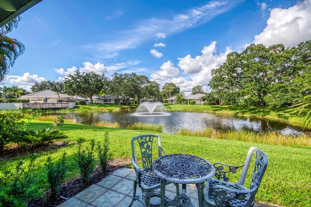 208 Club Drive, Palm Beach Gardens FL 33418 - Palm Beach Gardens, FL - Photo 2