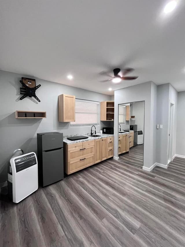 802 SW 5th Avenue, Delray Beach FL 33444 - Delray Beach, FL - Photo 2