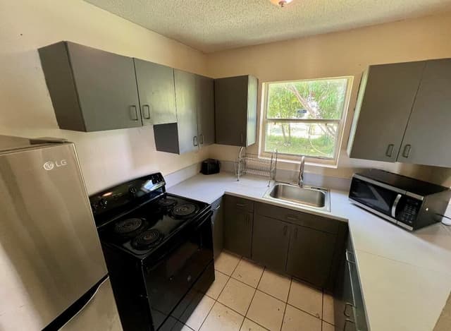802 SW 5th Avenue, Delray Beach FL 33444 - Delray Beach, FL - Photo 5