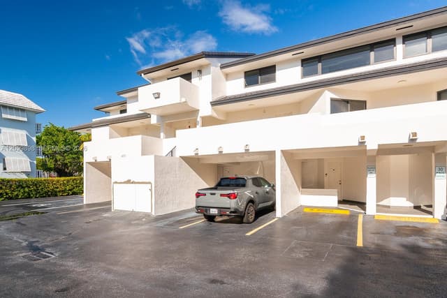 5750 Turin St # 206, Coral Gables FL 33146 - Coral Gables, FL - Photo 4