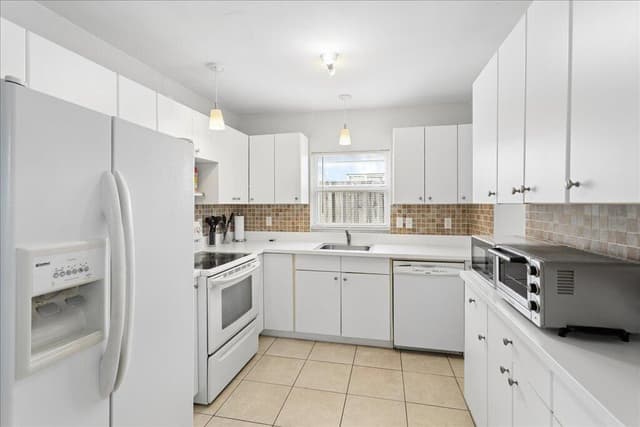 411 NW 52ND Street, Oakland Park FL 33309 - Oakland Park, FL - Photo 6