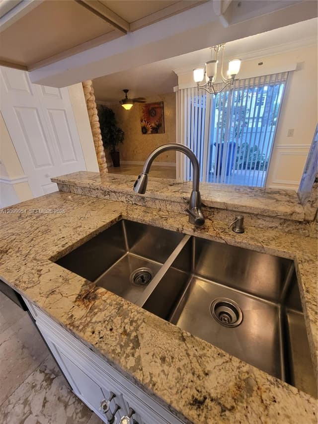 12060 NW 13th St, Pembroke Pines FL 33026 - Pembroke Pines, FL - Photo 6