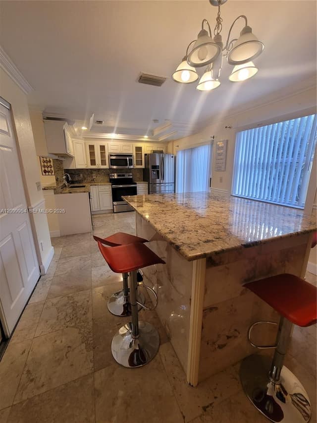 12060 NW 13th St, Pembroke Pines FL 33026 - Pembroke Pines, FL - Photo 5