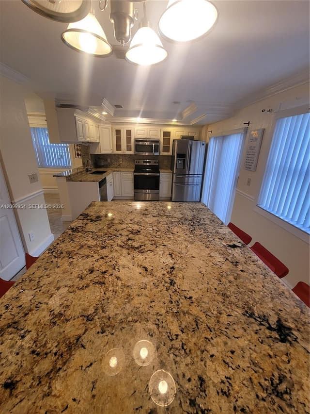 12060 NW 13th St, Pembroke Pines FL 33026 - Pembroke Pines, FL - Photo 4