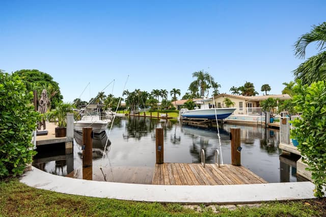 690 SE 5th Court, Pompano Beach FL 33060 - Pompano Beach, FL - Photo 2