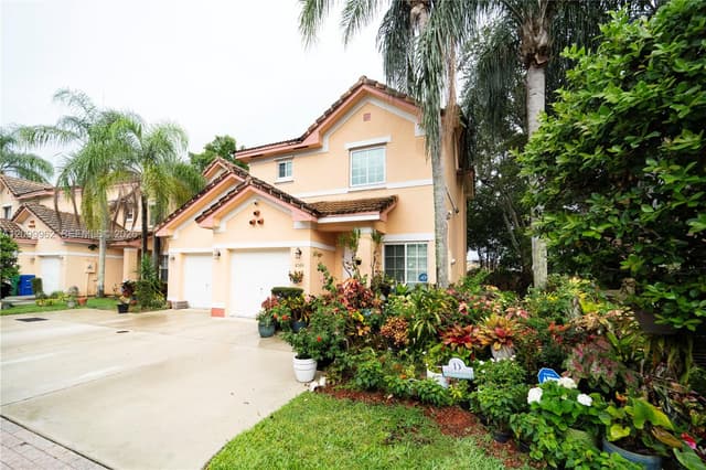 8564 SW 23rd Ct, Miramar FL 33025 - Miramar, FL - Photo 4