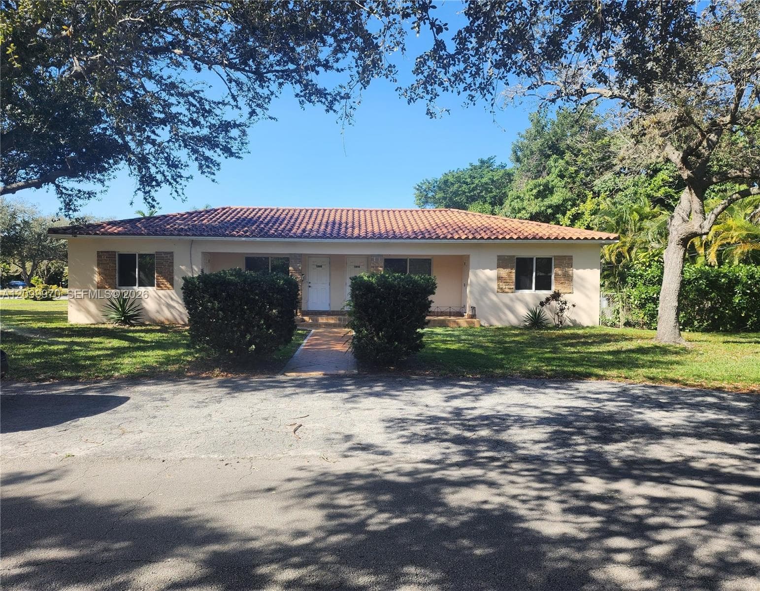 12000 NE 10th Ave, Biscayne Park FL 33161 - Biscayne Park, FL - Photo 1