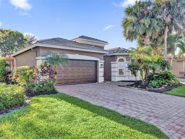 6928 Pisano Dr, Lake Worth FL 33467 - Lake Worth, FL - Photo 2