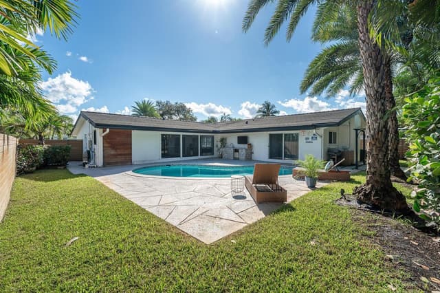 2197 NE 61st Court, Fort Lauderdale FL 33308 - Fort Lauderdale, FL - Photo 2