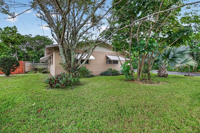 167 NW 49TH Avenue, Plantation FL 33317 - Plantation, FL - Photo 2