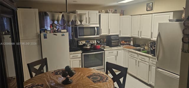 352 NW 31st Ave, Fort Lauderdale FL 33311 - Fort Lauderdale, FL - Photo 2