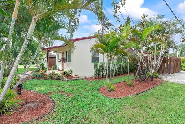 1645 NE 16TH Avenue NE, Fort Lauderdale FL 33305 - Fort Lauderdale, FL - Photo 3