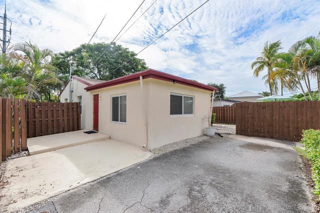 1645 NE 16TH Avenue NE, Fort Lauderdale FL 33305 - Fort Lauderdale, FL - Photo 4