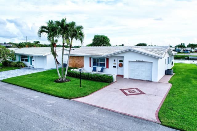 910 SW 7th Avenue, Boynton Beach FL 33426 - Boynton Beach, FL - Photo 2
